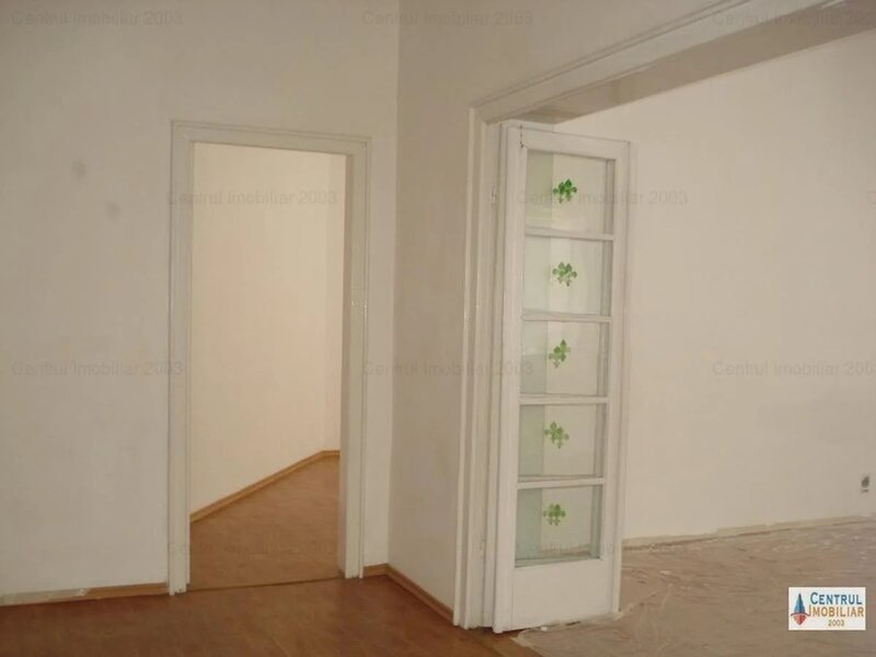 Dacia, Polona, parter in vila, nemobilat, curte comuna